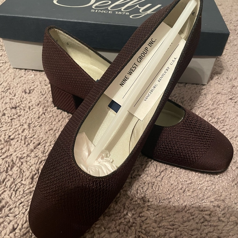 Selby Shoes Brown Knit-NEVER WORN-NEW in Box-Size 6 1/2 E-MADE IN USA